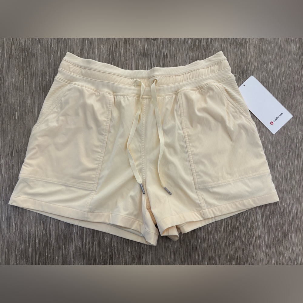 Lululemon Dance Studio HR Short 3.5
